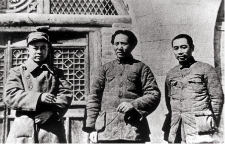 重庆谈判：时隔19年，毛*东泽**再见蒋介石，举杯：为蒋先生长寿干杯