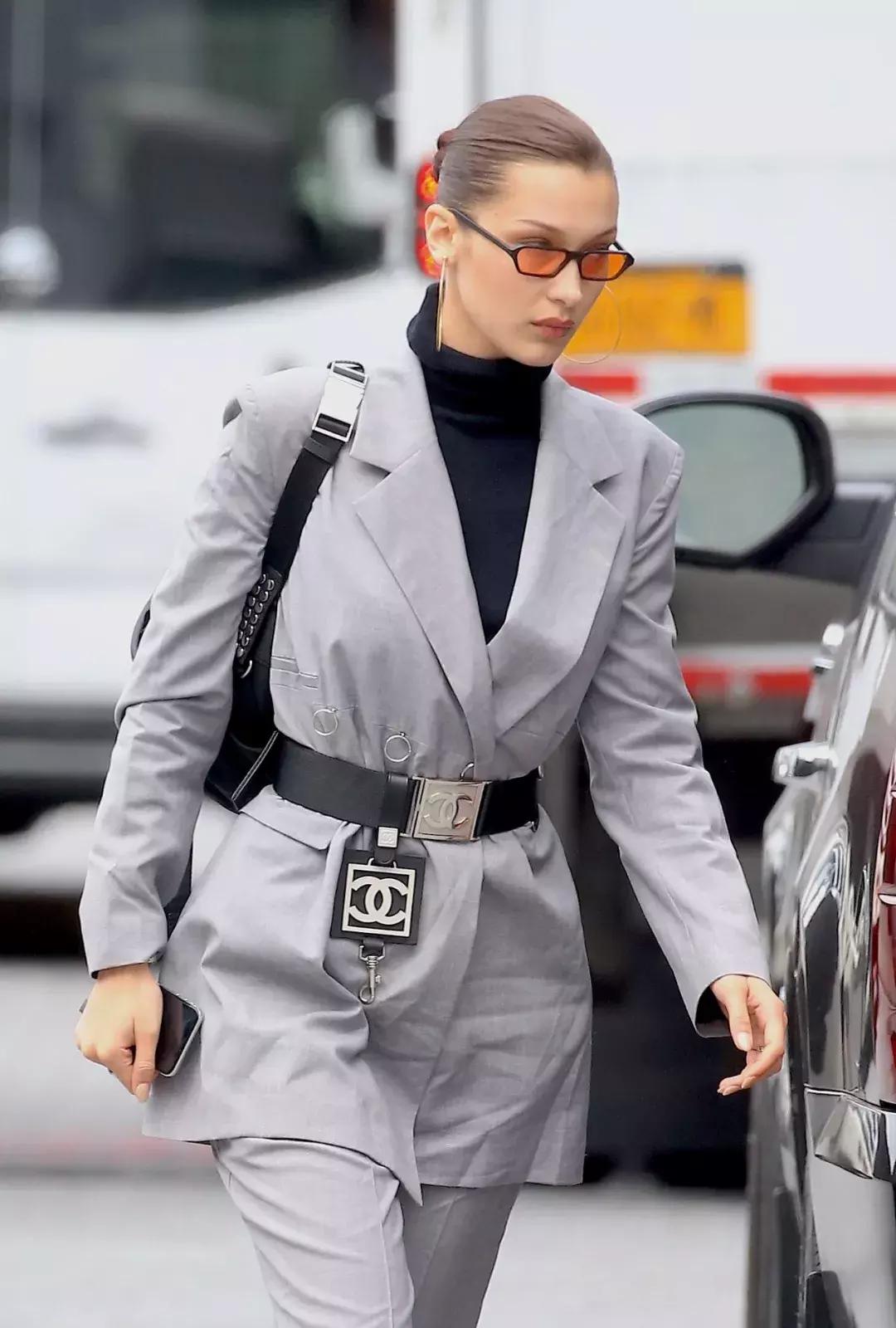 男士黑色羽绒服配什么打底衫,黑羽绒服大衣配什么打底衫