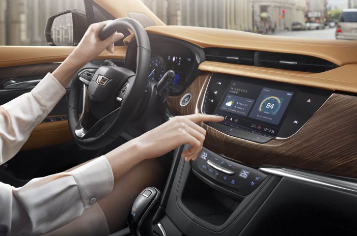 凯迪拉克纯电suv试驾视频,豪华suv就这么选