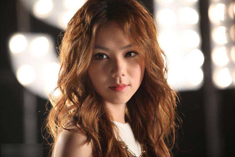 邓紫棋的歌曲雨中的回忆,邓紫棋经典歌曲我的秘密