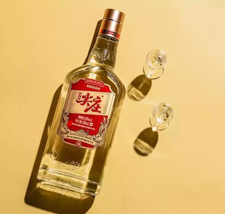 老酒光瓶郎酒,汾酒青花瓷20年和郎酒红花郎10年