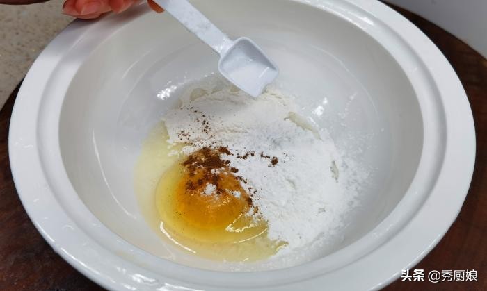 农村这个菜比猪肉还好吃,有一种红色野菜炒鸡蛋很好吃