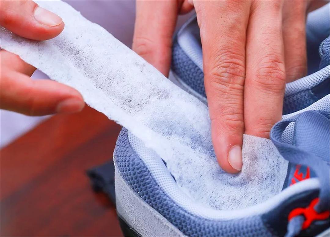 教你去除运动鞋臭的10个小窍门,运动鞋在家如何除臭