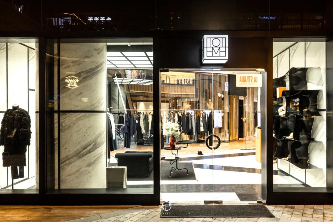 christiandiorcouture前滩太古里店,dior圣诞树前滩太古里