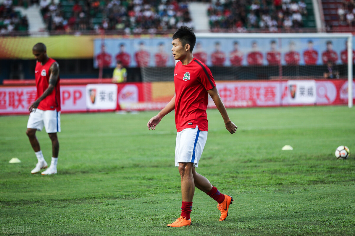 河南嵩山龙门争冠,河南嵩山龙门足球比赛直播