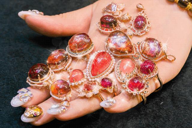 明星大咖同款！火了11年“锦鲤水晶”来啦，Blin...