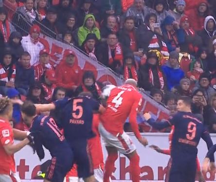 「深度评论」冬歇之后硬仗之前聊聊最近半个月拜仁的攻与防