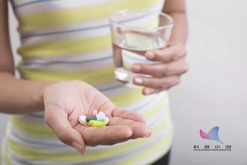 阿奇霉素和什么药一起有毒,阿奇霉素和头孢一起吃的危害