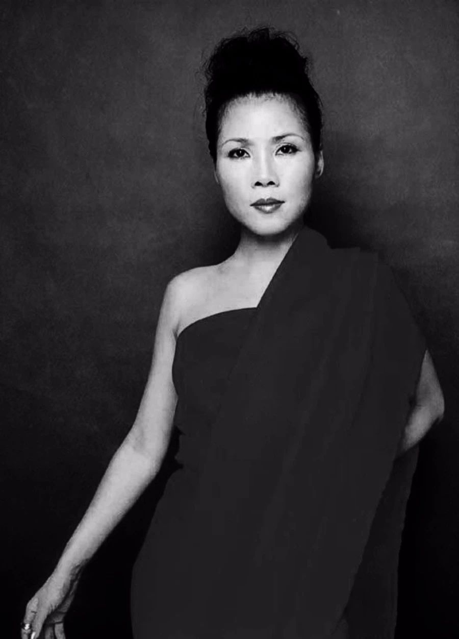 曾经乐坛的当红一姐,曾经是内地的歌坛一姐