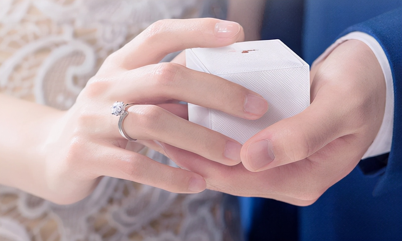 澶氬悕鏄庢槦琚垎鍑轰拱閽绘垝,澶氫綅鑹轰汉鍋峰伔璐拱閽绘垝琚洕