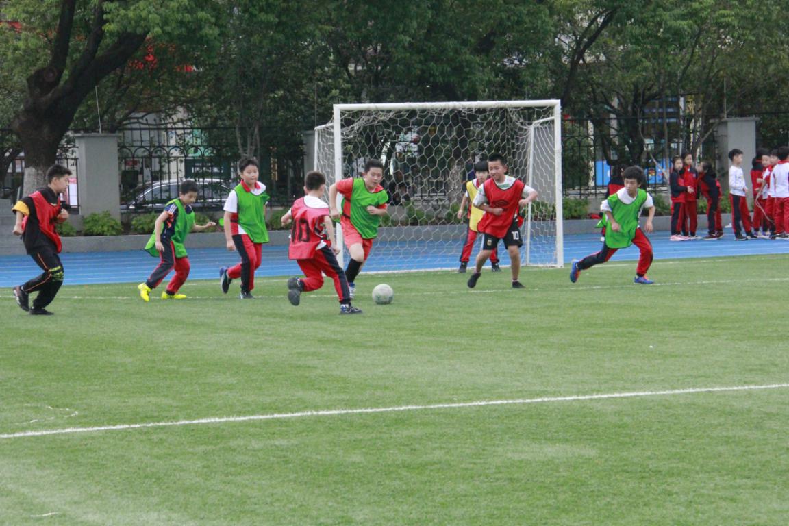 你笑起来真好看,你跑起来的样子真美