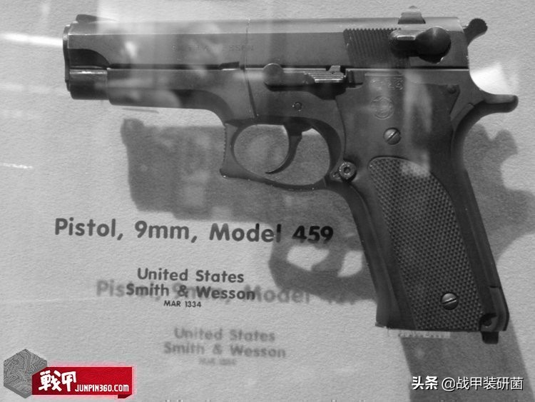 M9手枪是如何取代M1911的?美军为什么会选择这把“烂枪”?