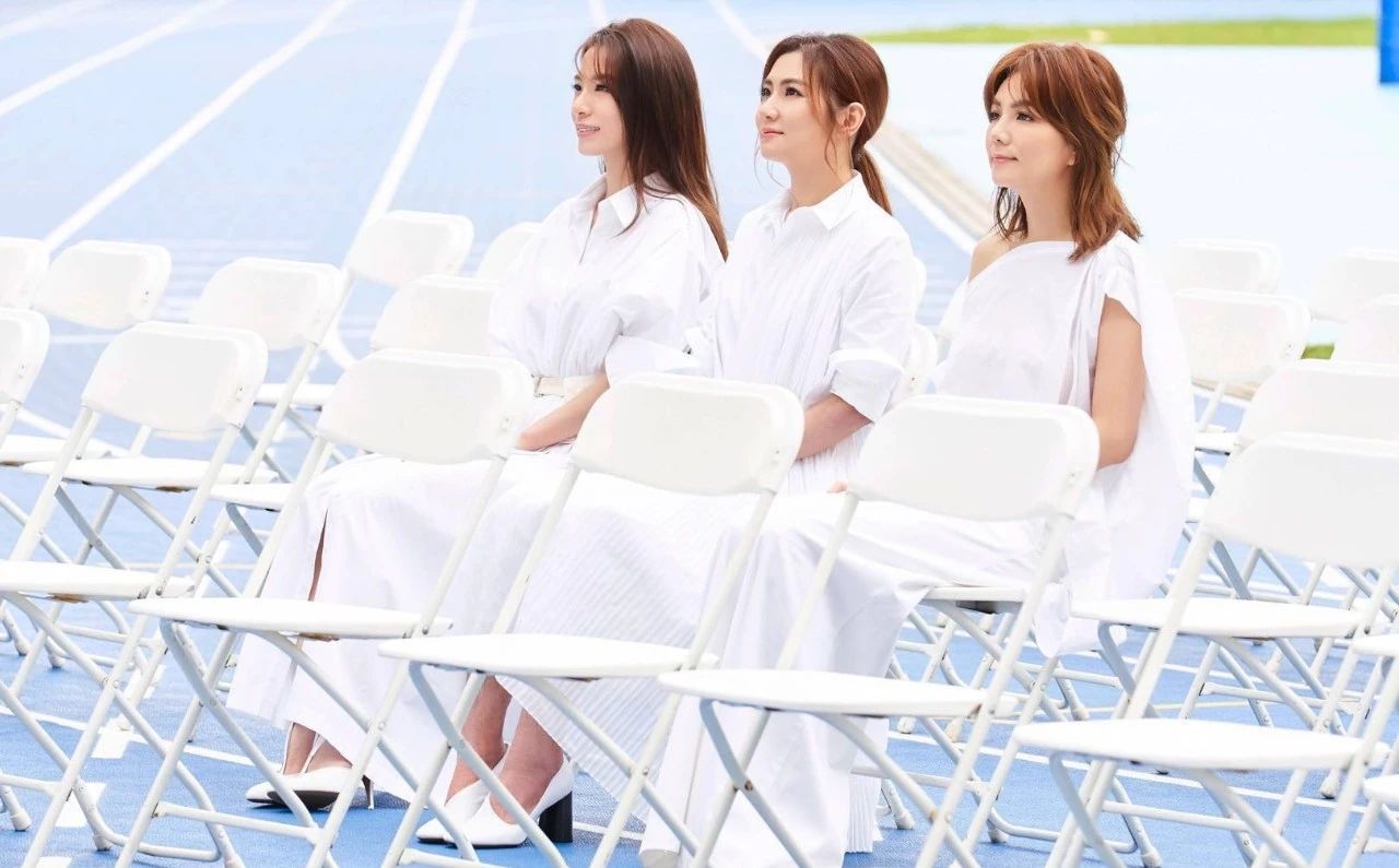 陈奕迅和谢霆锋的歌,陈奕迅比谢霆锋差几岁