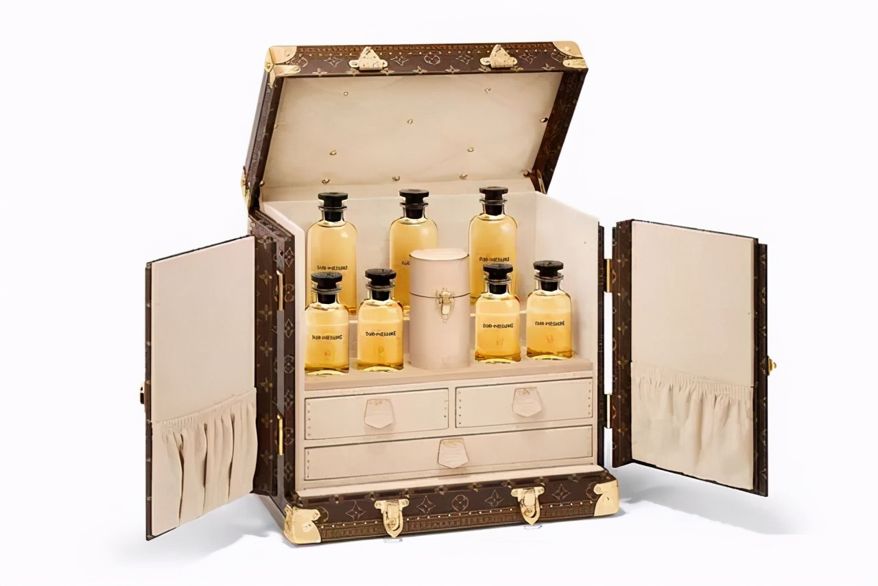 lv香水黑色瓶子的多少钱,Lv香水正品多少钱