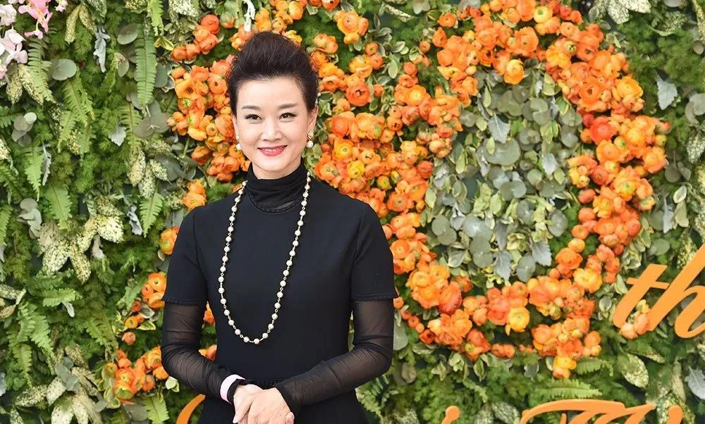 还记得唱《辣妹子》的*祖英宋**吗,她如今过得怎么样?