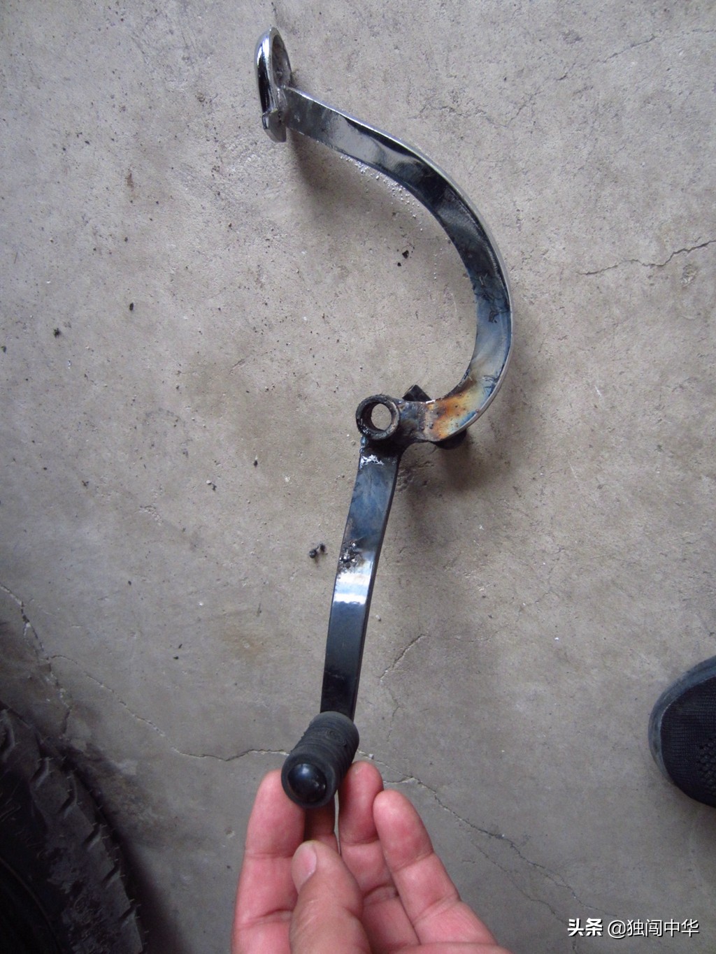 脚舒服了，鞋面也干净了---银钢悍路者300偏三轮换挡杆改前后踩