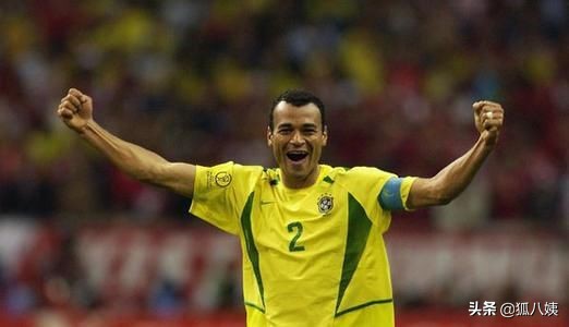 足坛史上十大右后卫排名,足坛史上十大右后卫