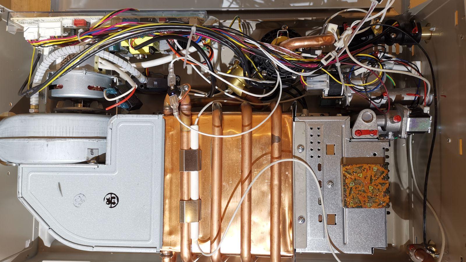 电热水器好还是燃气热水器实用,电热水器好还是燃气热水器好用