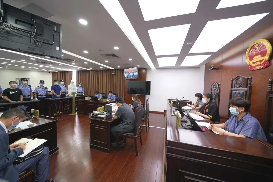 真曲折！四小伙为背烟回国上演环游记终获刑