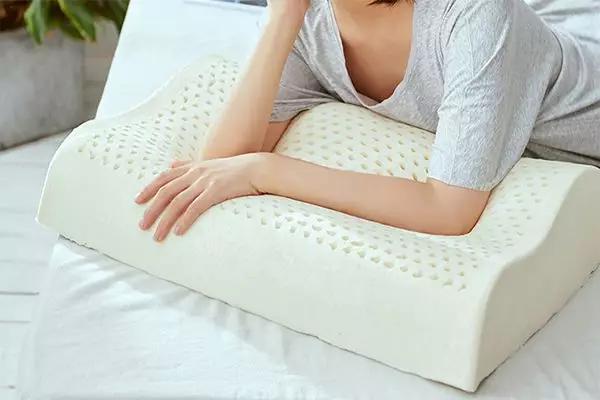 乳胶枕头怎么选择适合自己的,乳胶枕头怎么挑选适合自己的呢