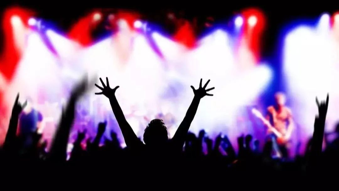 为挣快钱,她盯上了追星族......