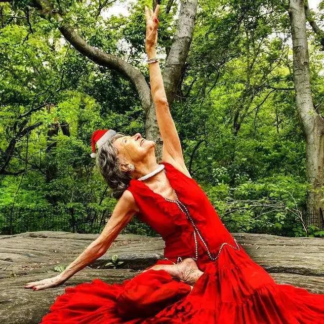 从20岁开始练瑜伽会有怎样的变化,适合47岁的人零基础练瑜伽