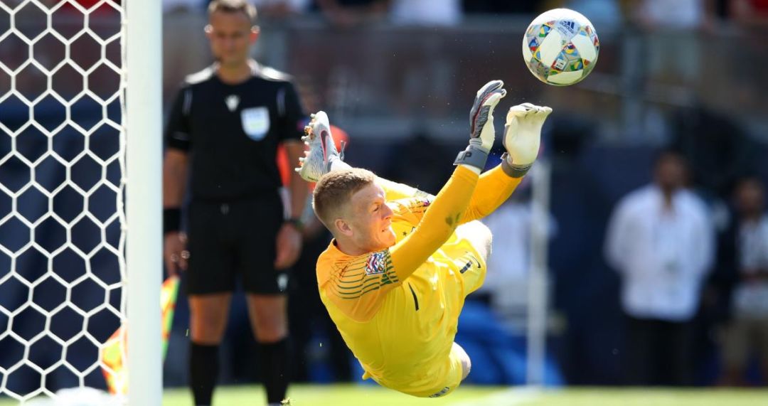 国际足联竞赛规则1960,国际足联禁区手球新规