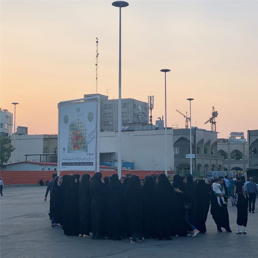 伊朗：黑纱下骚动的嬉皮青年