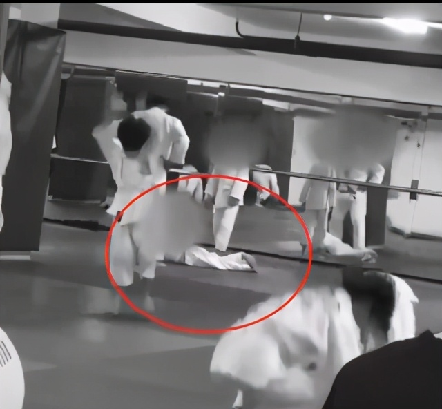 7岁男孩运动能力很差容易摔跤,孩子剧烈运动后真的会猝死吗