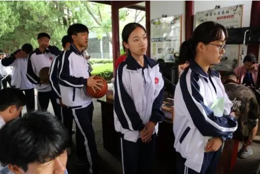 浙江实力强的五所高中,浙江学习强度超高的几所高中