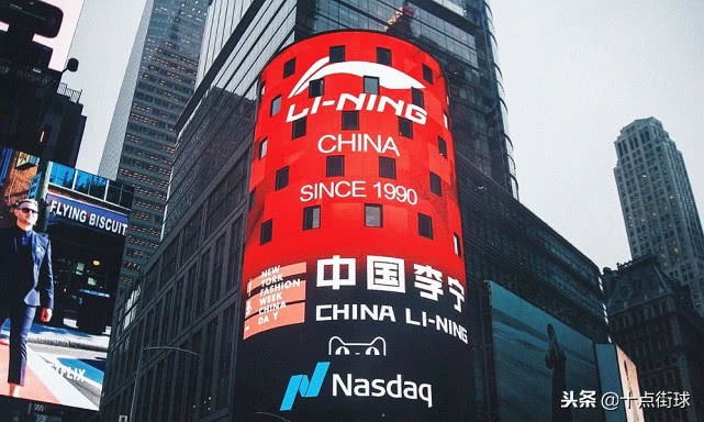 李宁现状：儿子帅气女儿可爱，化身“潮叔”与90后消费者互动卖萌