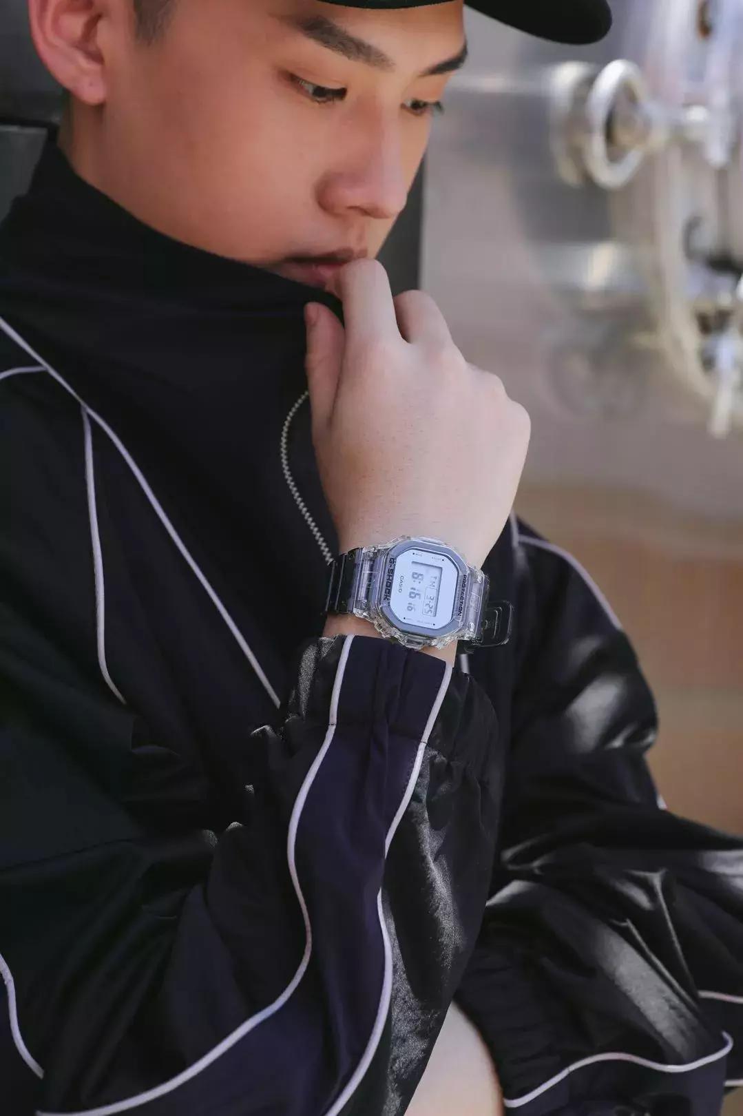 荷尔蒙最爆棚的手表,逆天荷尔蒙透明手表