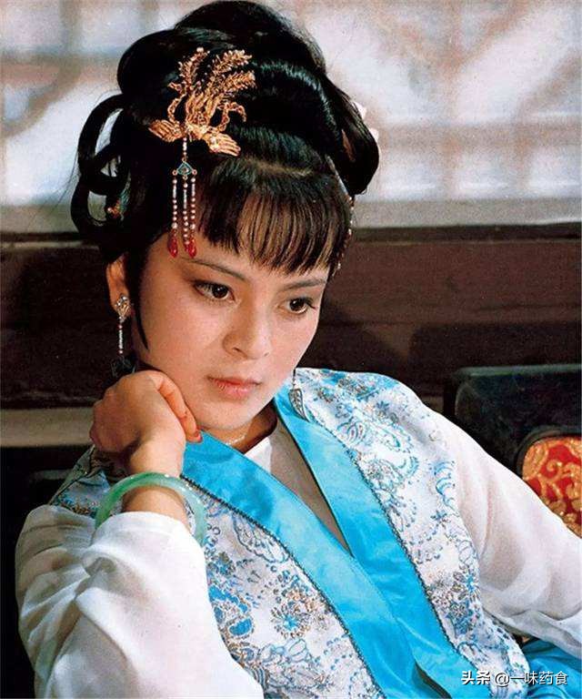 蔷薇硝是什么稀罕物？能引得赵姨娘大闹*红院怡**，把探春气到无语