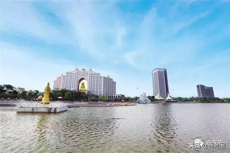 看完权健老总浮夸炫富日常，也是各种“夸大宣传”……