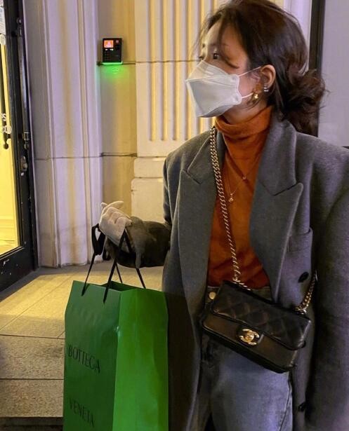 ins时尚穿搭博主亚裔,韩国穿搭ins时尚博主冬装