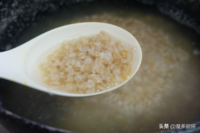 麦仁稀饭怎样熬最好喝,婆婆用剩米饭煮粥给我吃