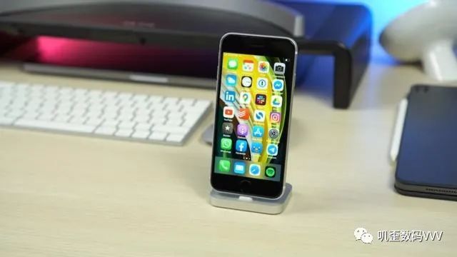 华为p30对比iphonese2,华为p30与苹果se2