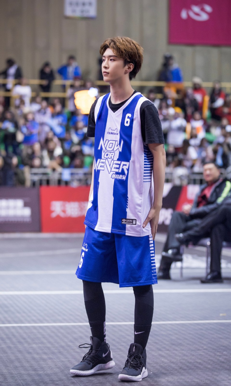 范丞丞穿球服的视频,范丞丞黑西装造型好帅