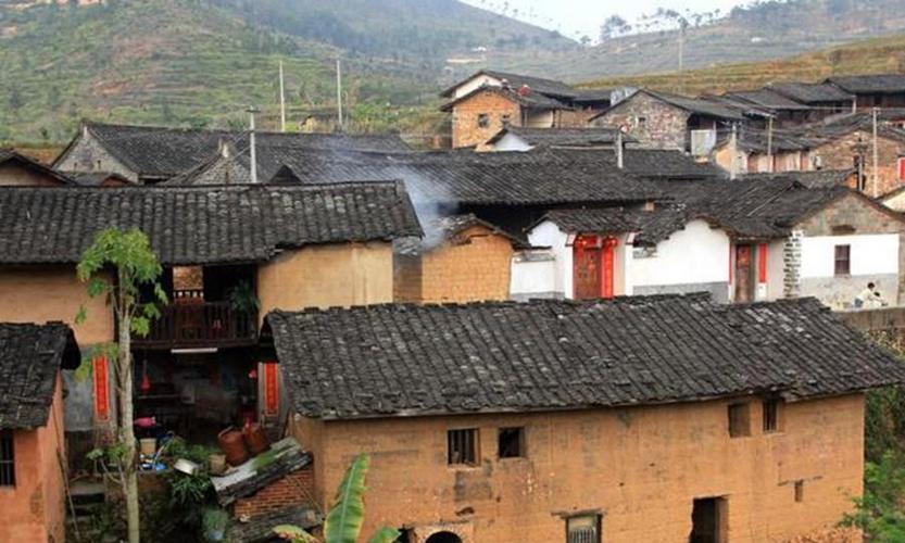 大门朝西受人欺,大门朝西寒暑受欺的意思是啥