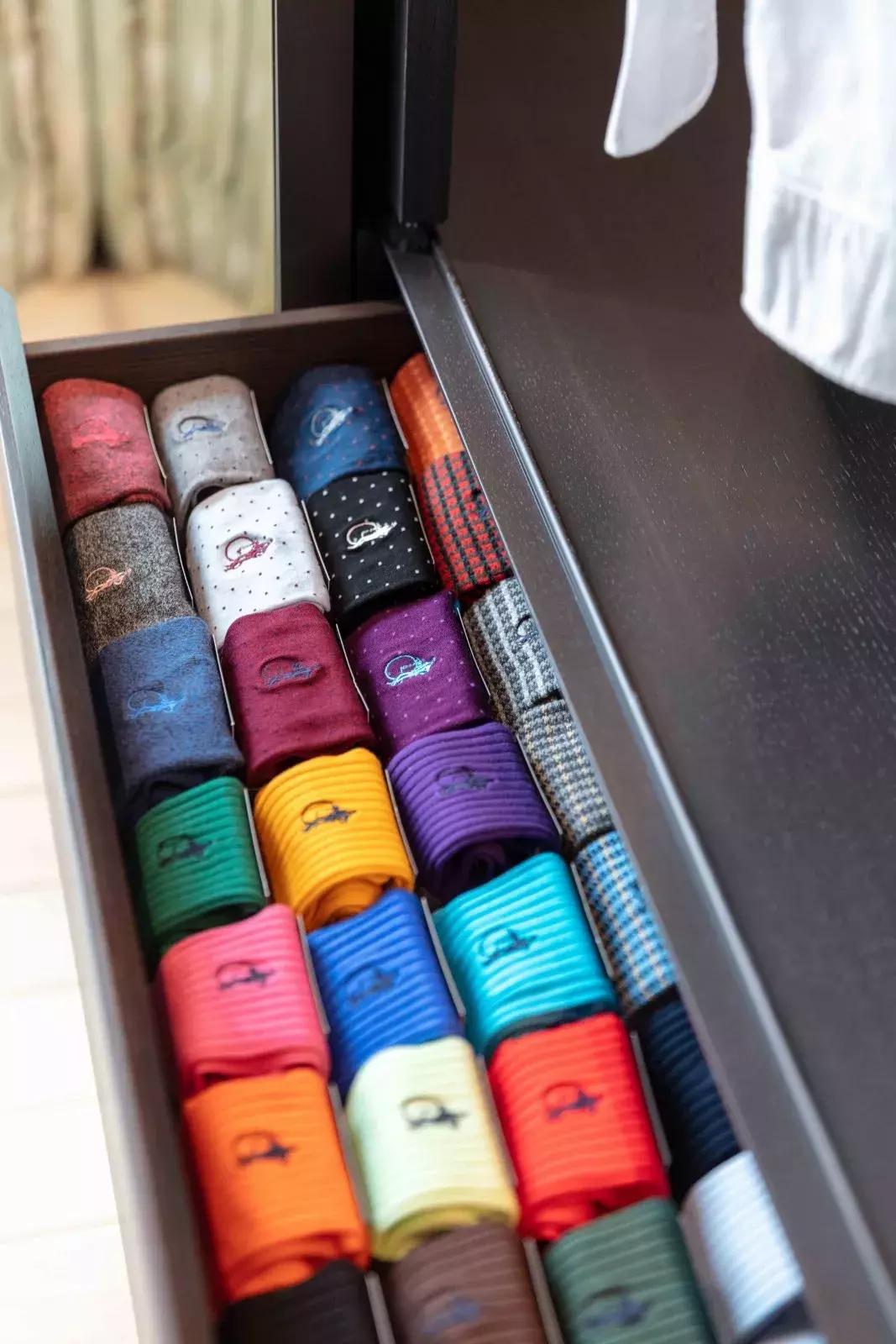 从袜子看出一个人的风格,一双给你满满惊喜感的袜子