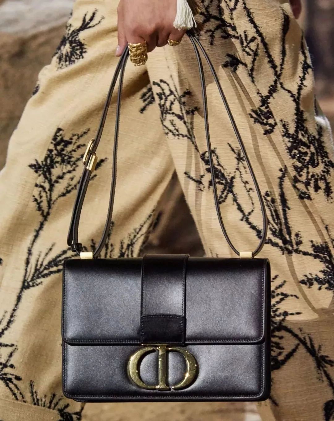 dior值得买的马鞍包是哪款,dior最好的十款包