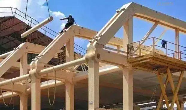 一个会做玩具的老木匠，众人甘愿喊他爷爷，他是葫芦娃爷爷吗？