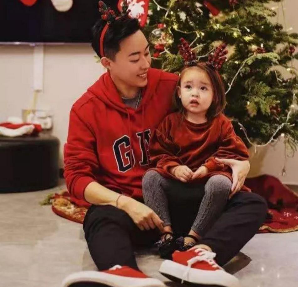 不走寻常路女子翻护栏,不走寻常路西安女子