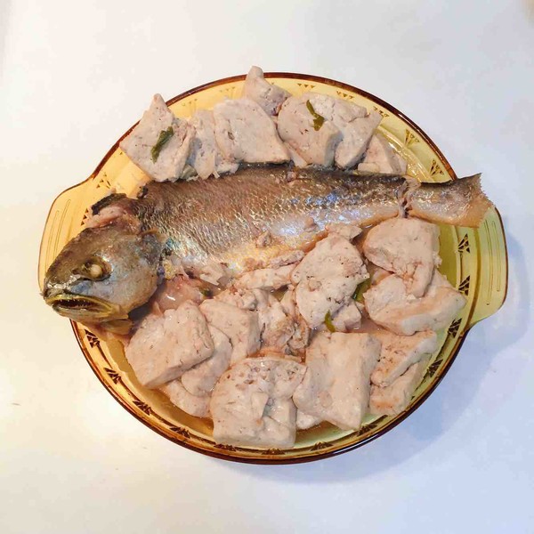 这样炖出来的鱼汤保证鲜美肉嫩,鱼汤怎么炖才能让汤好喝鱼好吃