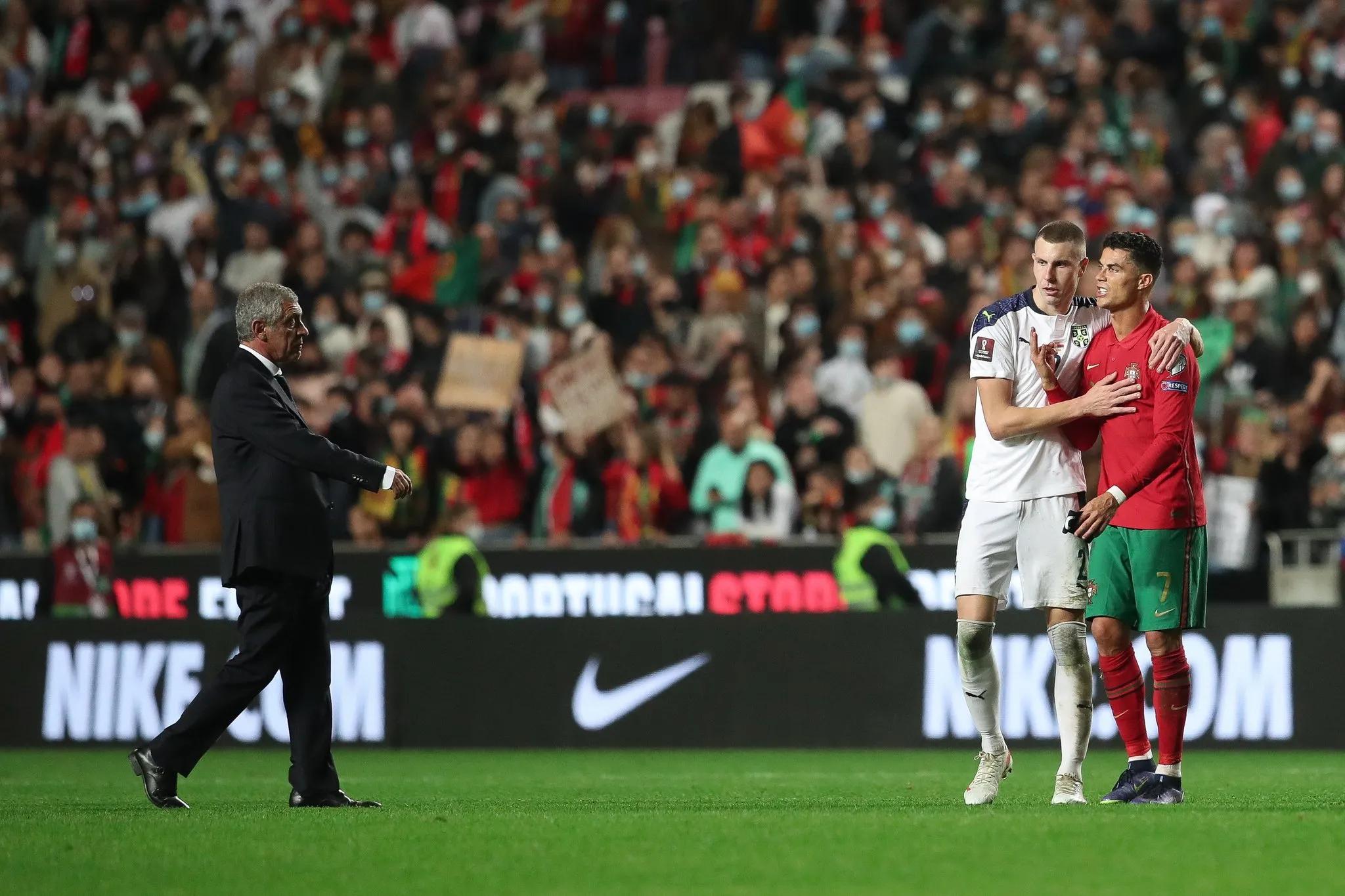 c罗一脸无奈视频,c罗葡萄牙输球后表情