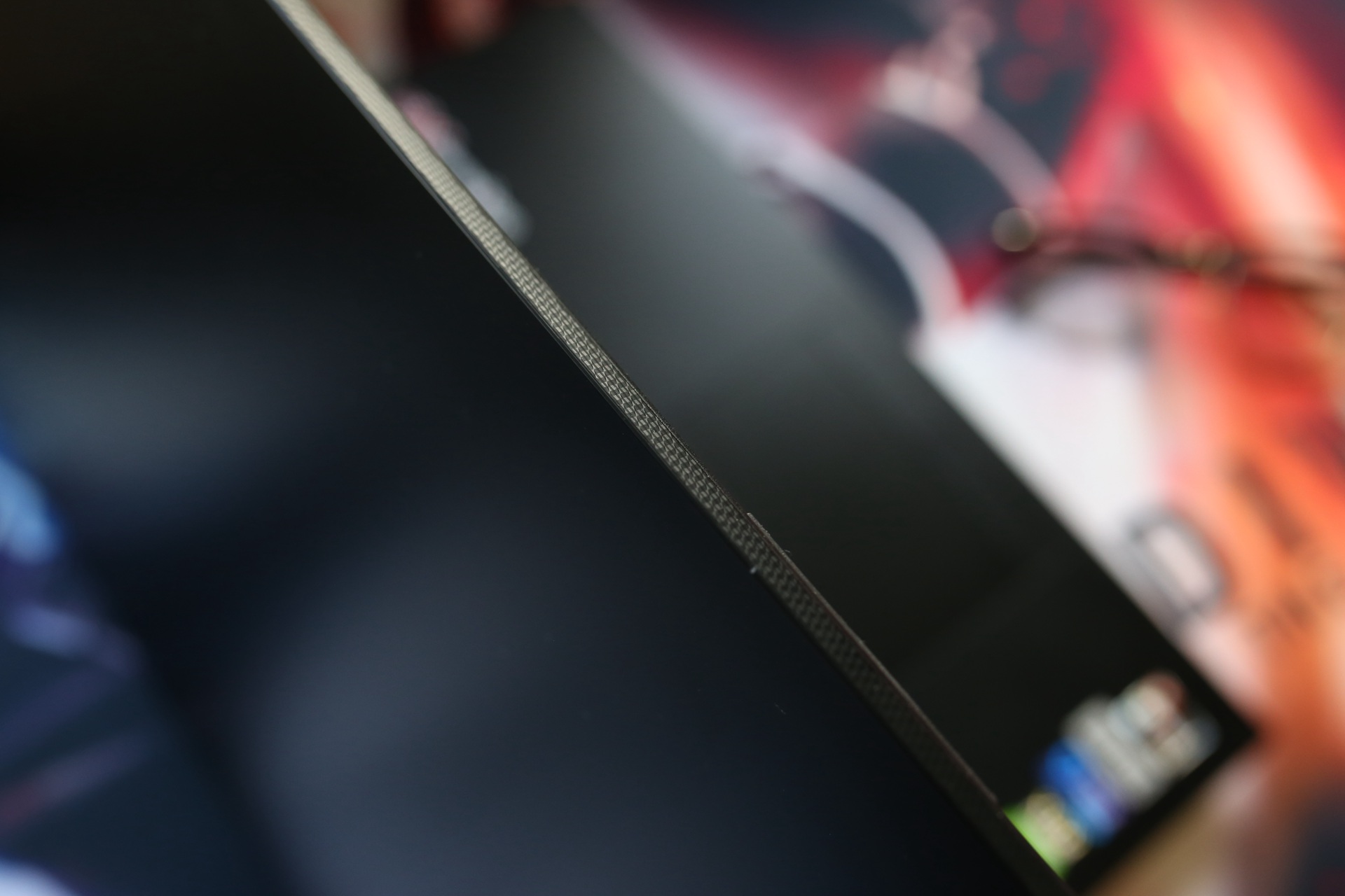 性能爆表！把台式机CPU装进笔记本，X5空妖R93900拆机评测