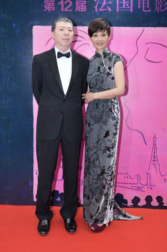 徐帆穿刺绣旗袍,徐帆和徐静蕾同框穿旗袍