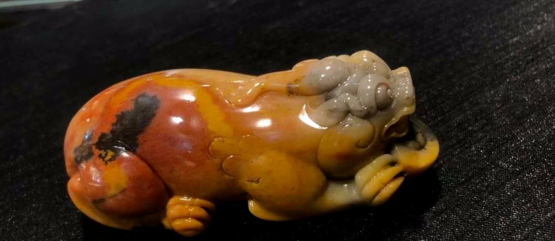 欣赏一下金丝玉的美吧,金丝玉晶莹剔透