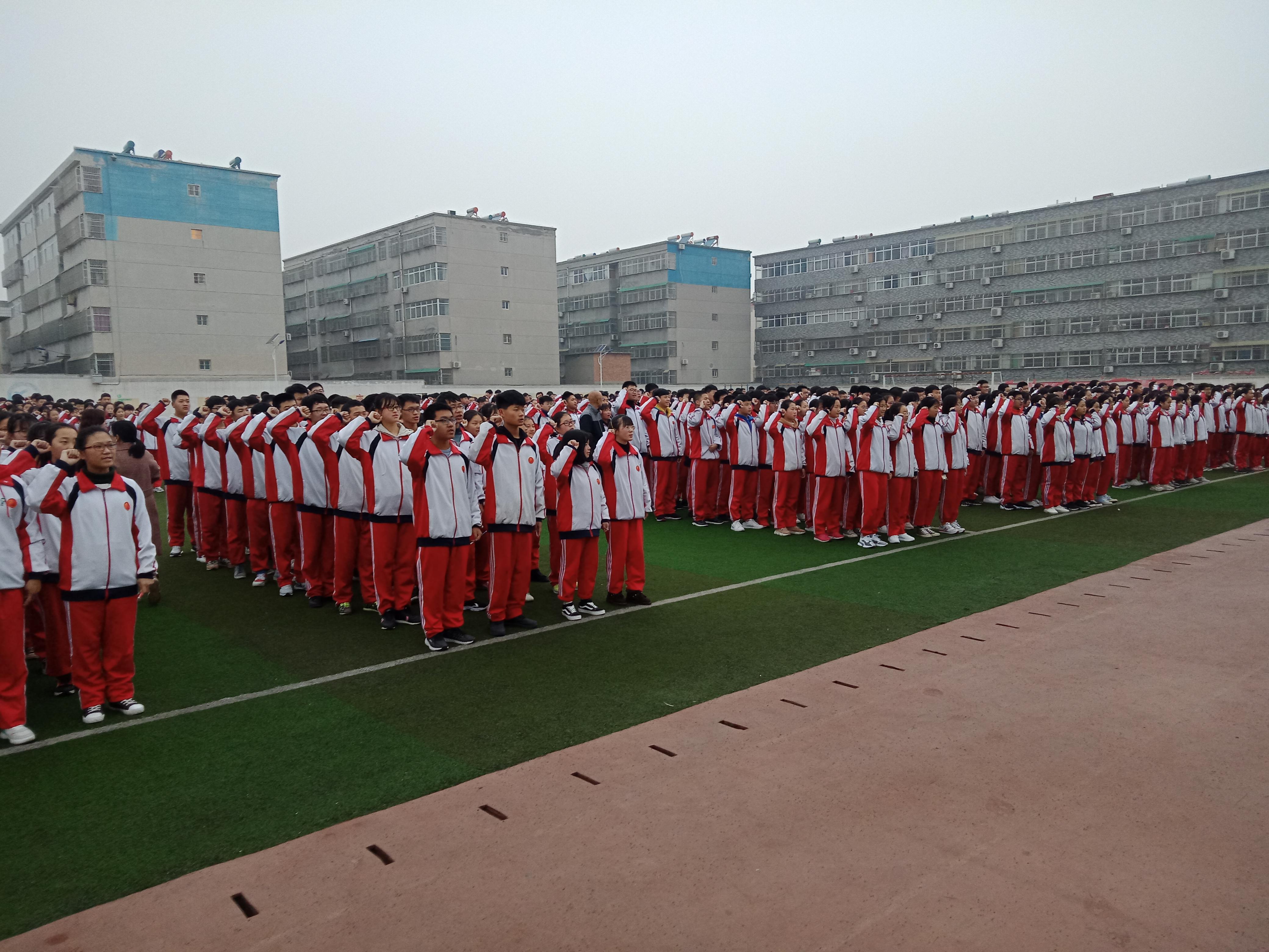 潼关中学:弘扬雷锋精神做新时代文明中学生