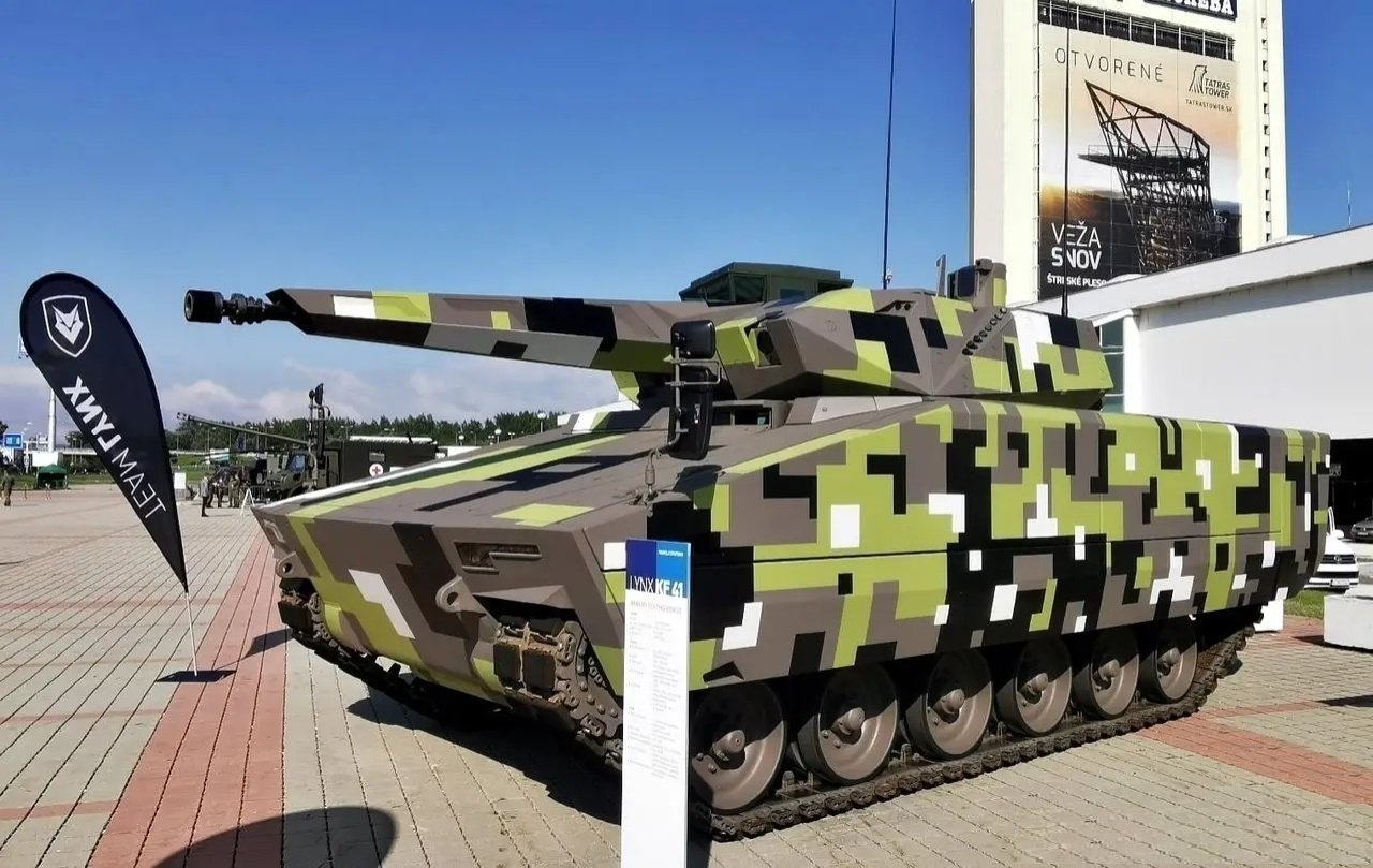 世界上防护能力最强的装甲车,最新山猫kf41步兵战车